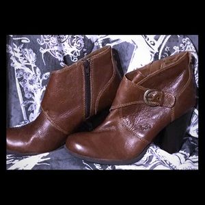 Born size 8 brown Booties